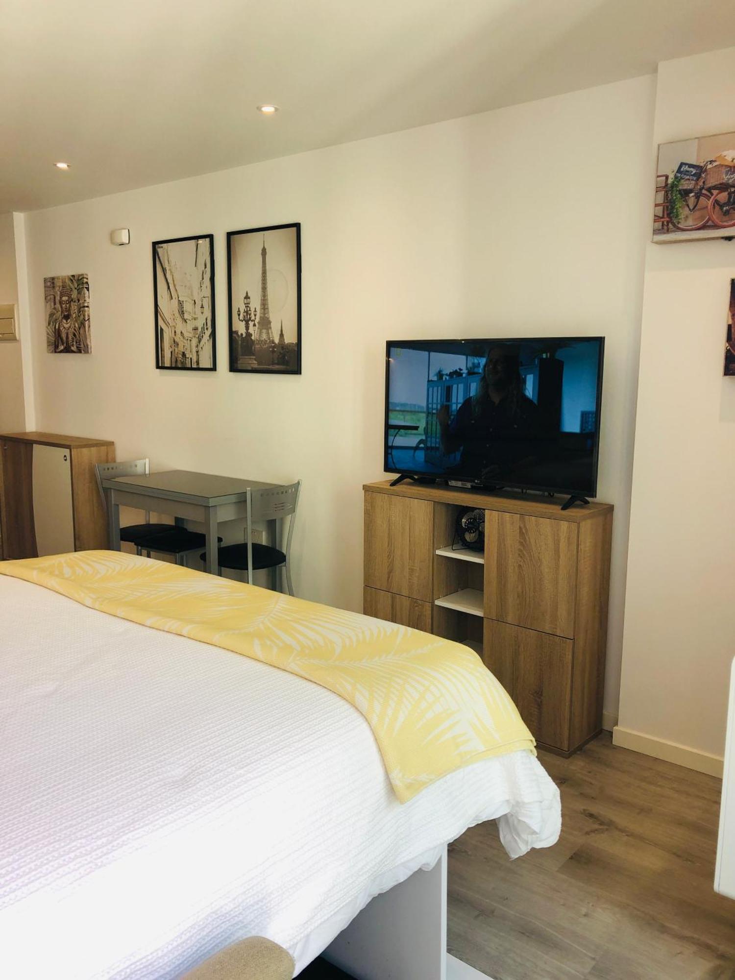 Cp High Floor Luxury Studio Sleeps 3 Gibraltar Bagian luar foto
