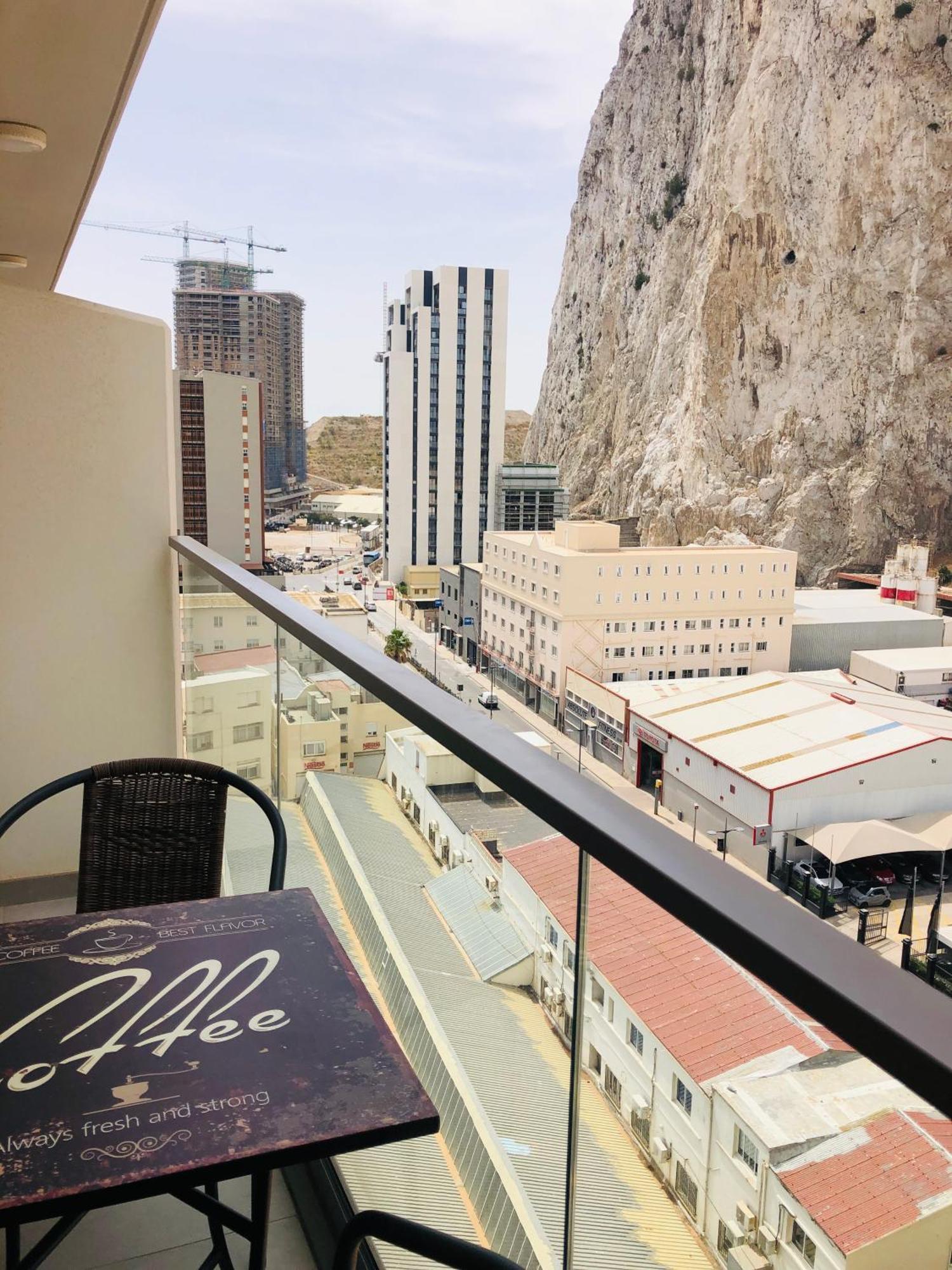 Cp High Floor Luxury Studio Sleeps 3 Gibraltar Bagian luar foto